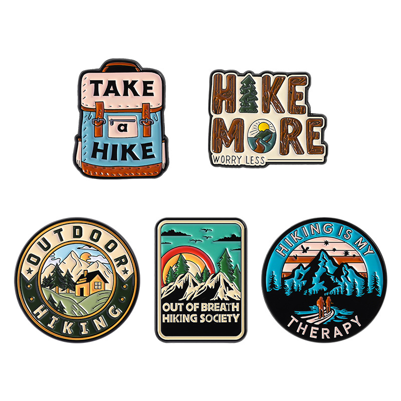 Outdoor Adventure Outfit - アウトドアアドベンチャー風のバッジ、登山、ハイキング、キャンプの柄が描かれた合金製ピン、衣類やバッグのアクセサリー、友人へのプレゼントに最適。